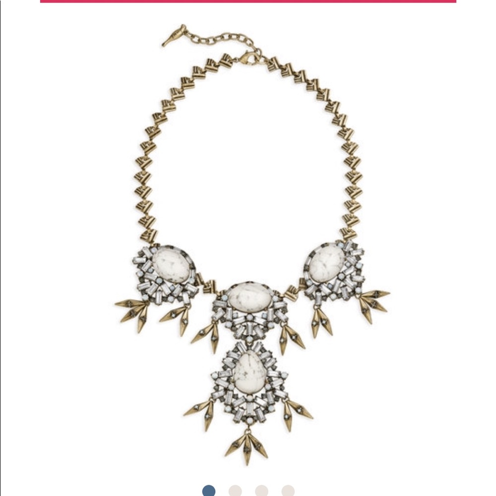 Chloe + Isabel Statement necklace